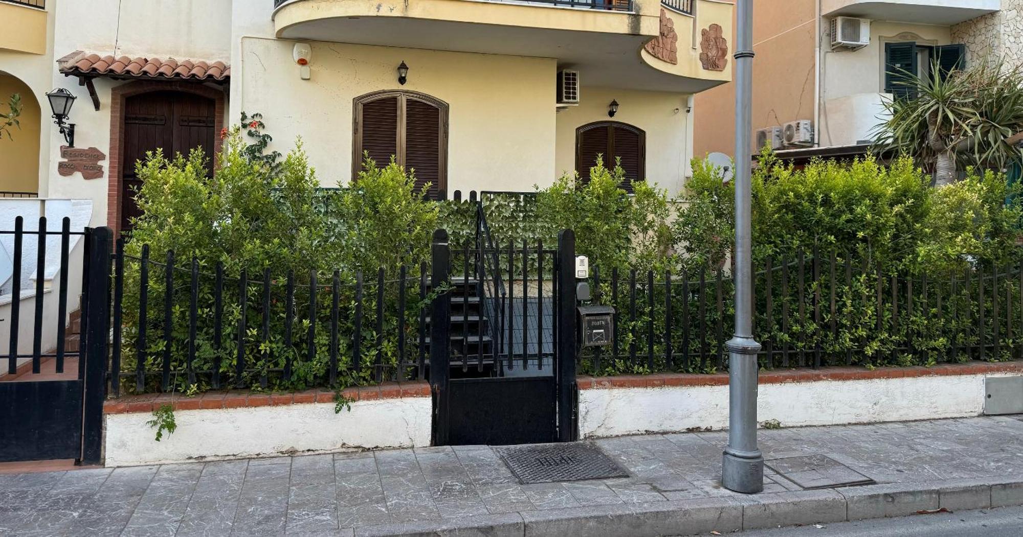 A&G Apartment Naxos-Taormina ジャルディーニ・ナクソス エクステリア 写真